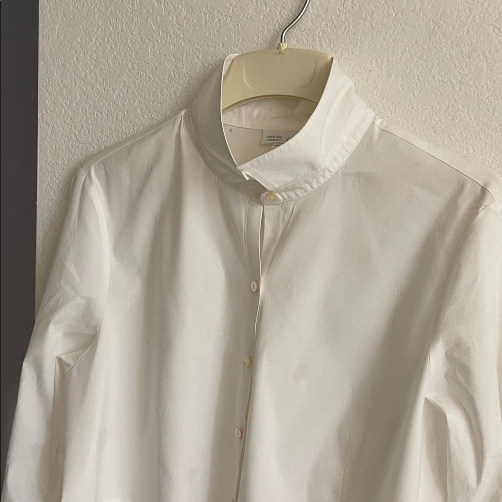 You can never have enough great white shirts! (Okay, I do..)